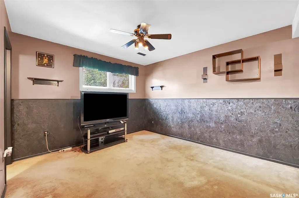 134 Devonshire Crescent Saskatoon SK S7L 5V7