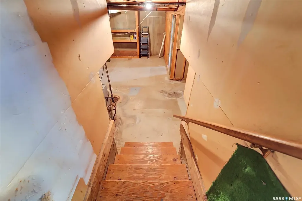 134 Devonshire Crescent Saskatoon SK S7L 5V7