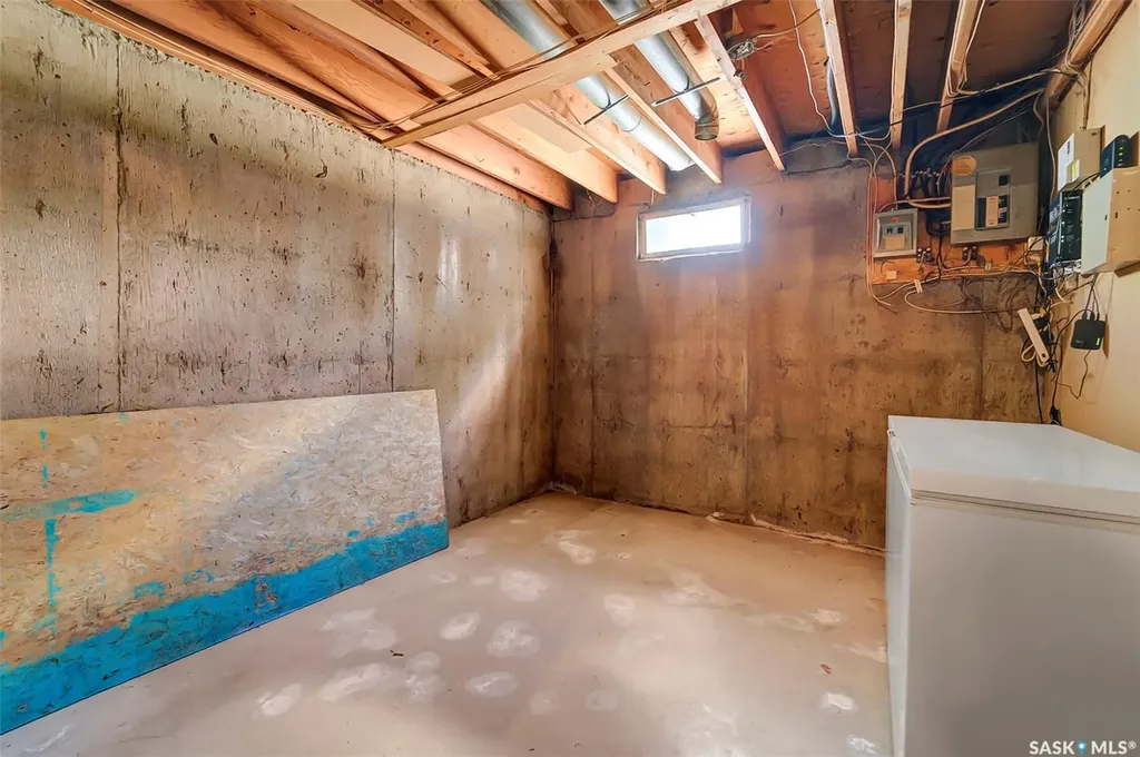 134 Devonshire Crescent Saskatoon SK S7L 5V7