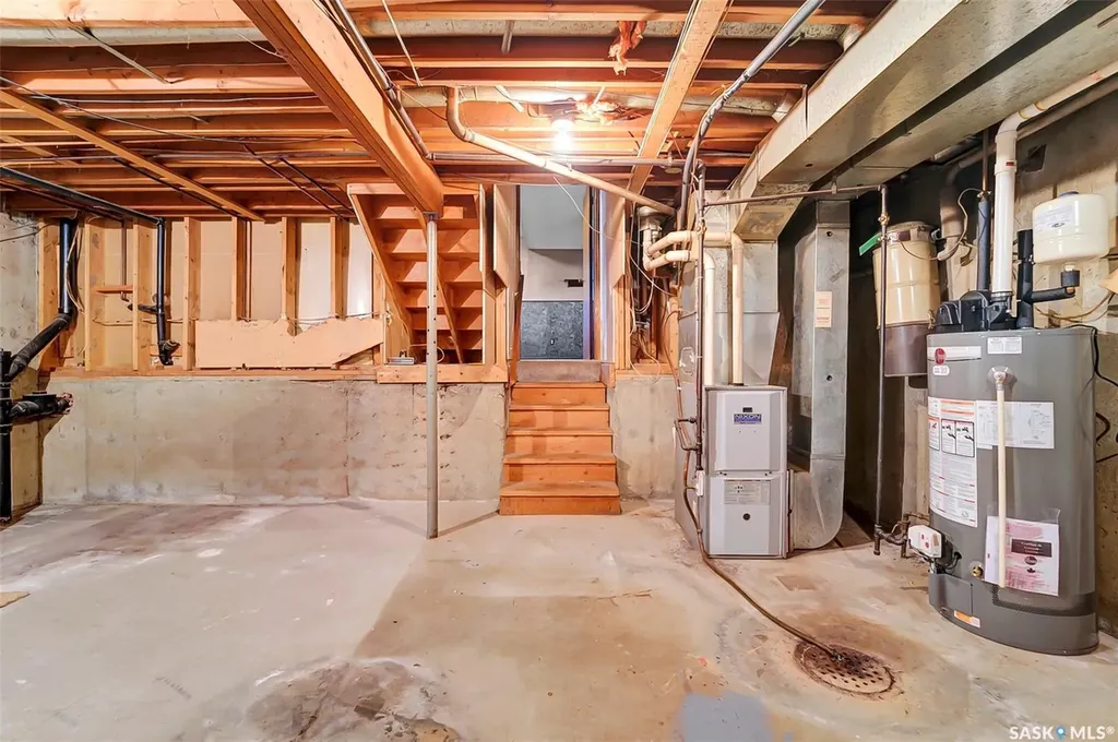 134 Devonshire Crescent Saskatoon SK S7L 5V7