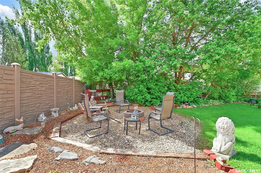 134 Devonshire Crescent Saskatoon SK S7L 5V7
