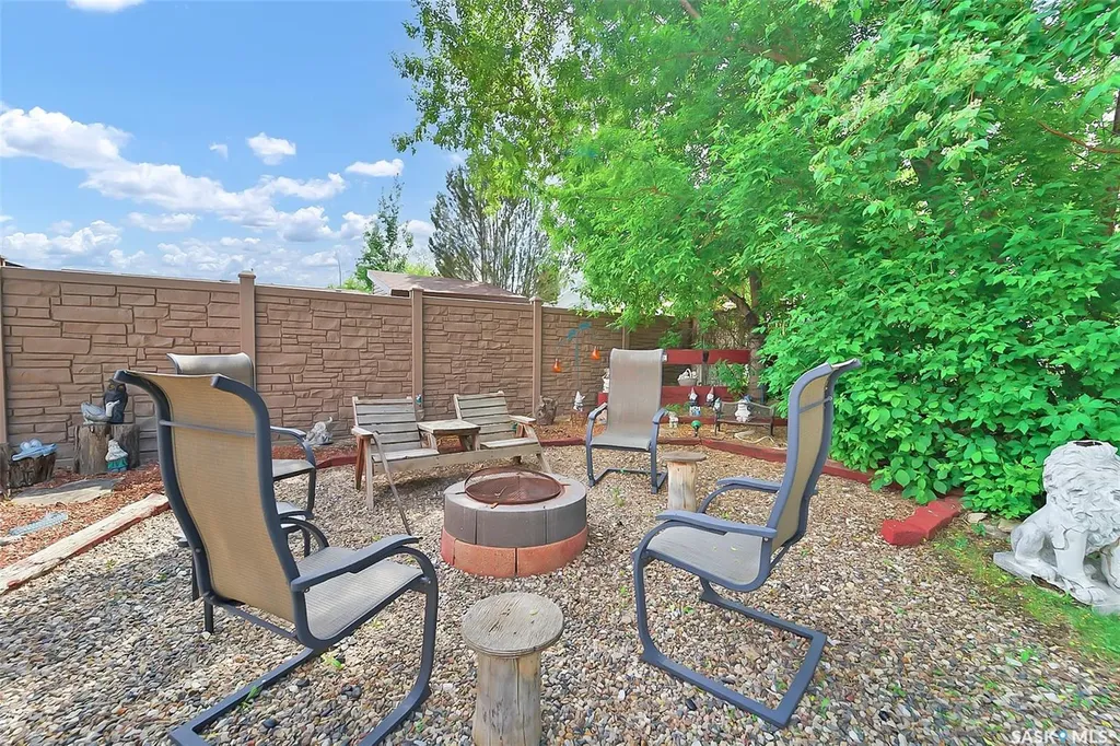 134 Devonshire Crescent Saskatoon SK S7L 5V7