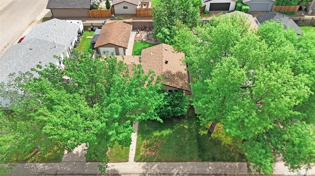 134 Devonshire Crescent Saskatoon SK S7L 5V7