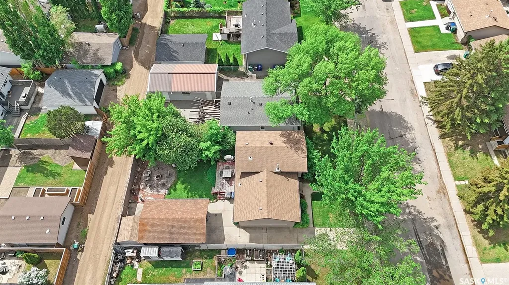 134 Devonshire Crescent Saskatoon SK S7L 5V7