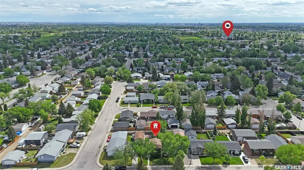 134 Devonshire Crescent Saskatoon SK S7L 5V7