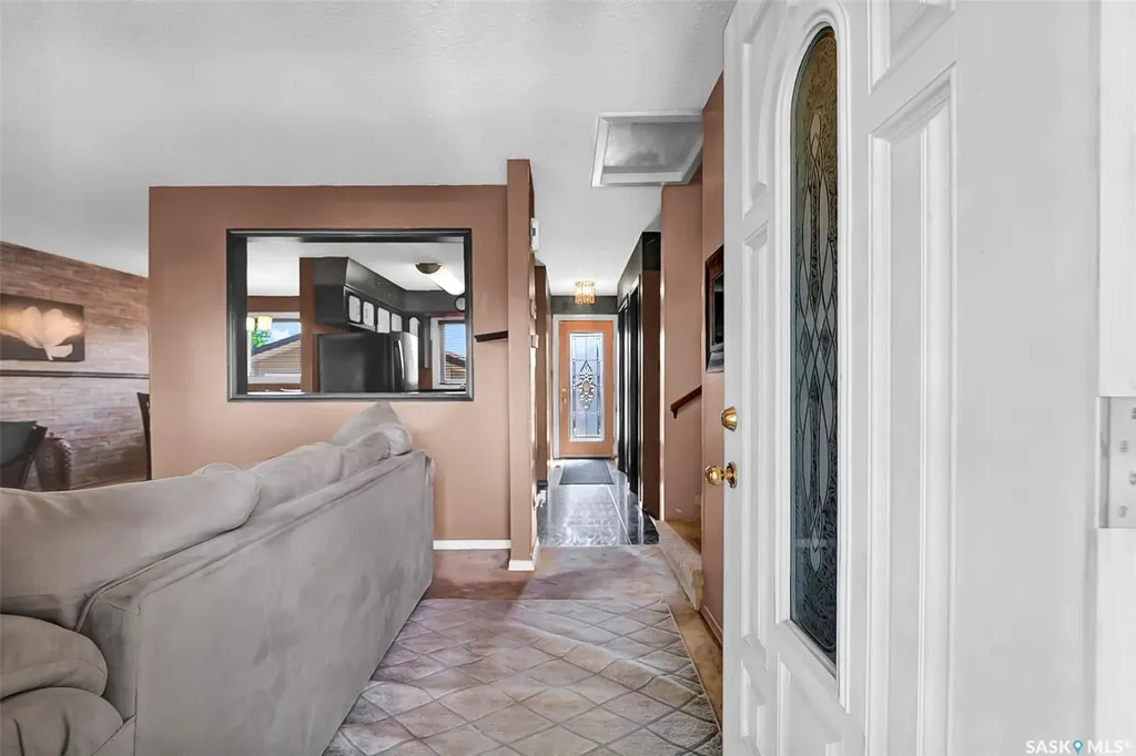 134 Devonshire Crescent Saskatoon SK S7L 5V7