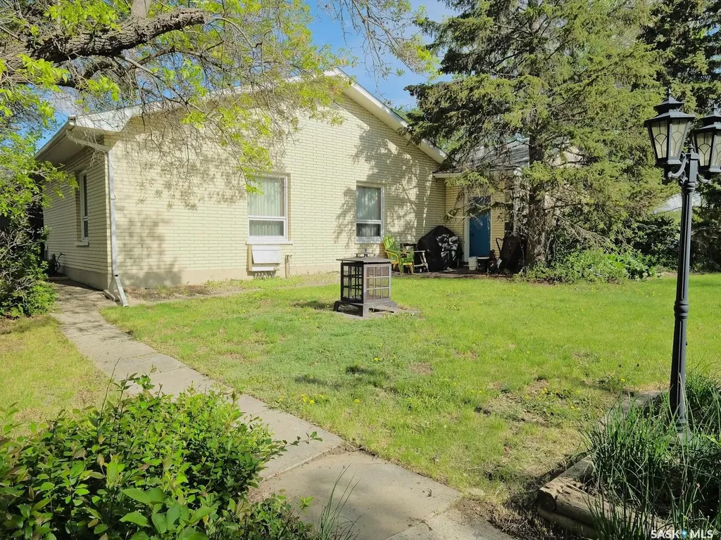 107 Jubilee Crescent Rosetown SK S0L 2V0