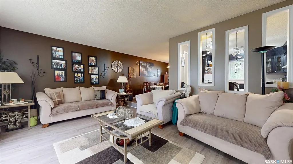 255 Litzenberger Crescent Regina SK S4R 7A2