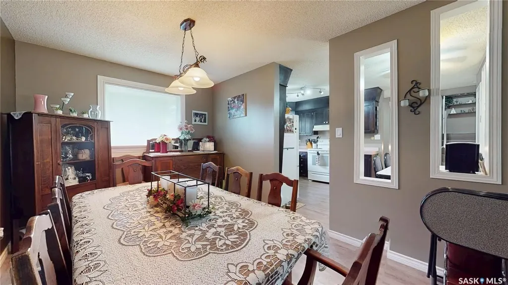 255 Litzenberger Crescent Regina SK S4R 7A2