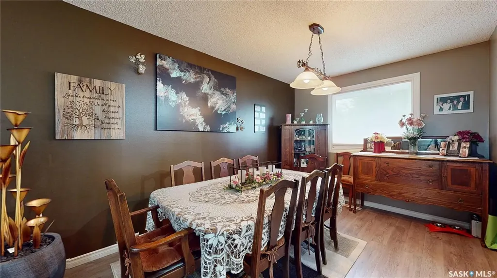 255 Litzenberger Crescent Regina SK S4R 7A2