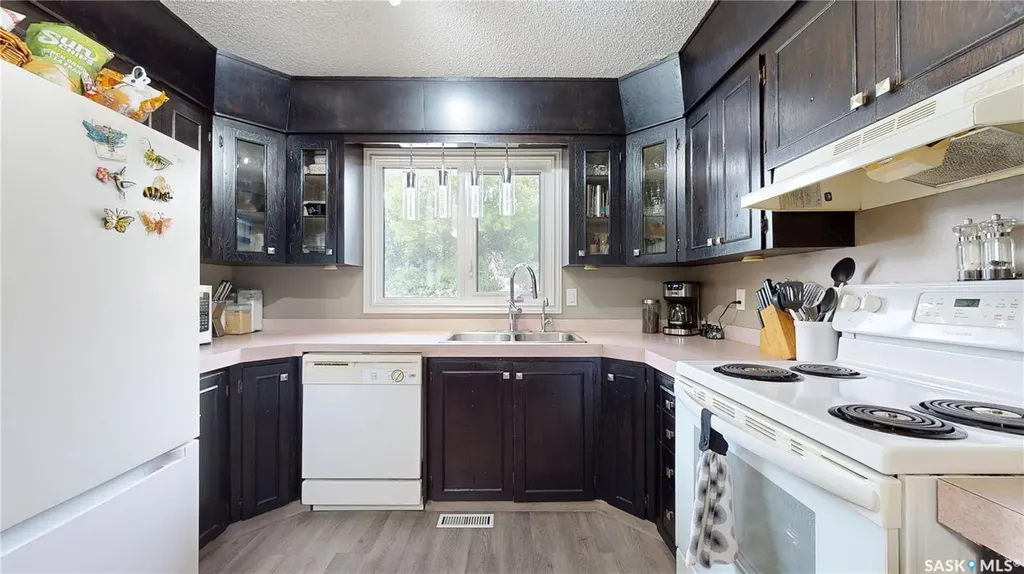255 Litzenberger Crescent Regina SK S4R 7A2