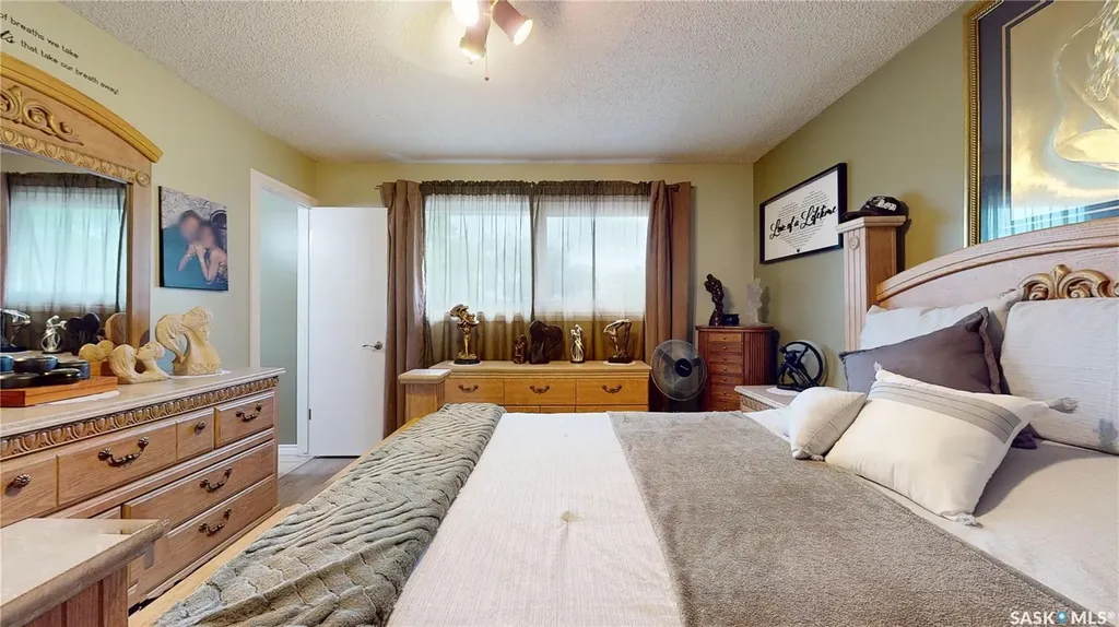 255 Litzenberger Crescent Regina SK S4R 7A2