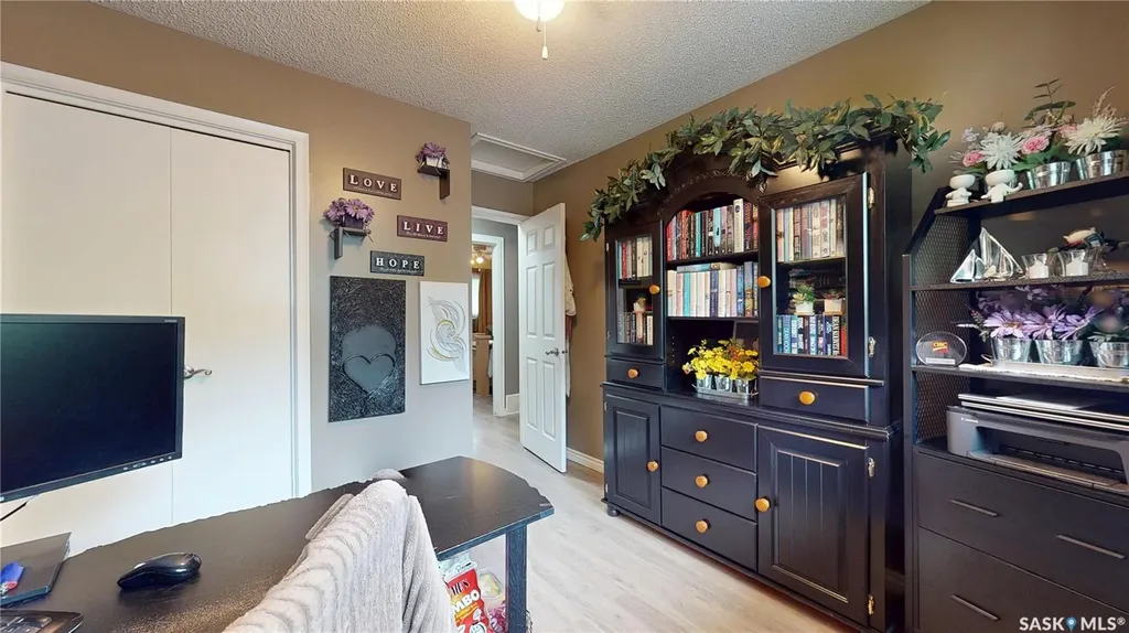 255 Litzenberger Crescent Regina SK S4R 7A2
