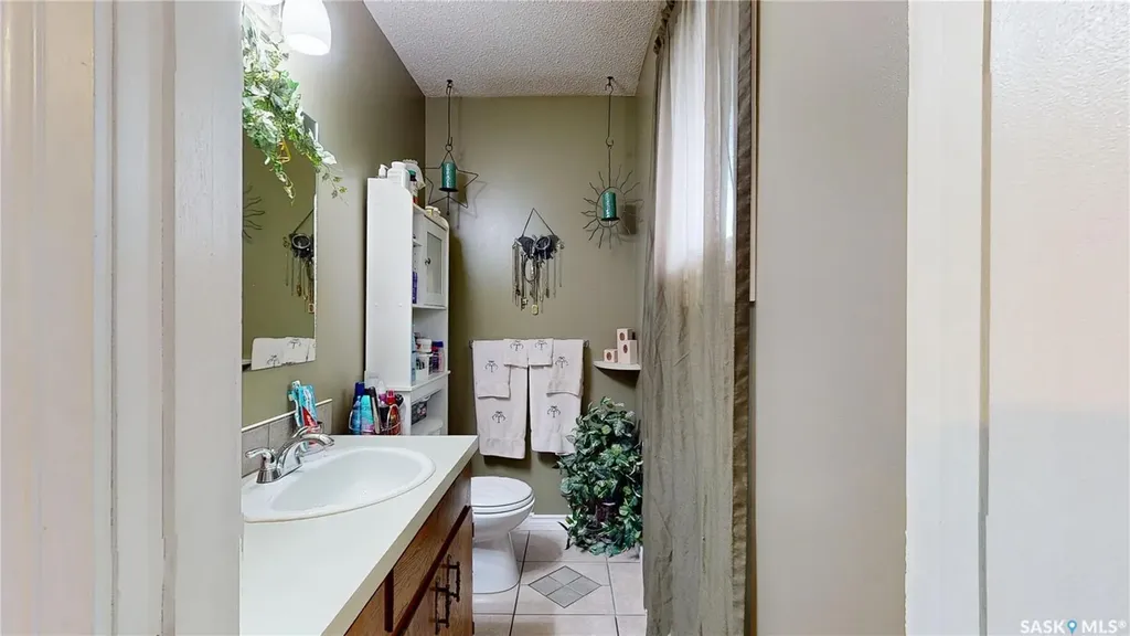 255 Litzenberger Crescent Regina SK S4R 7A2
