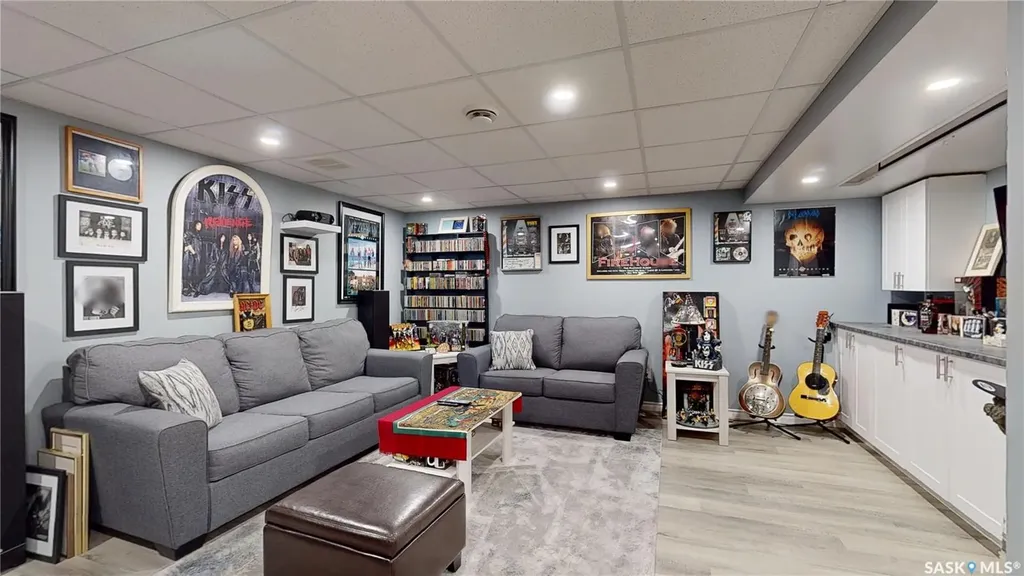 255 Litzenberger Crescent Regina SK S4R 7A2