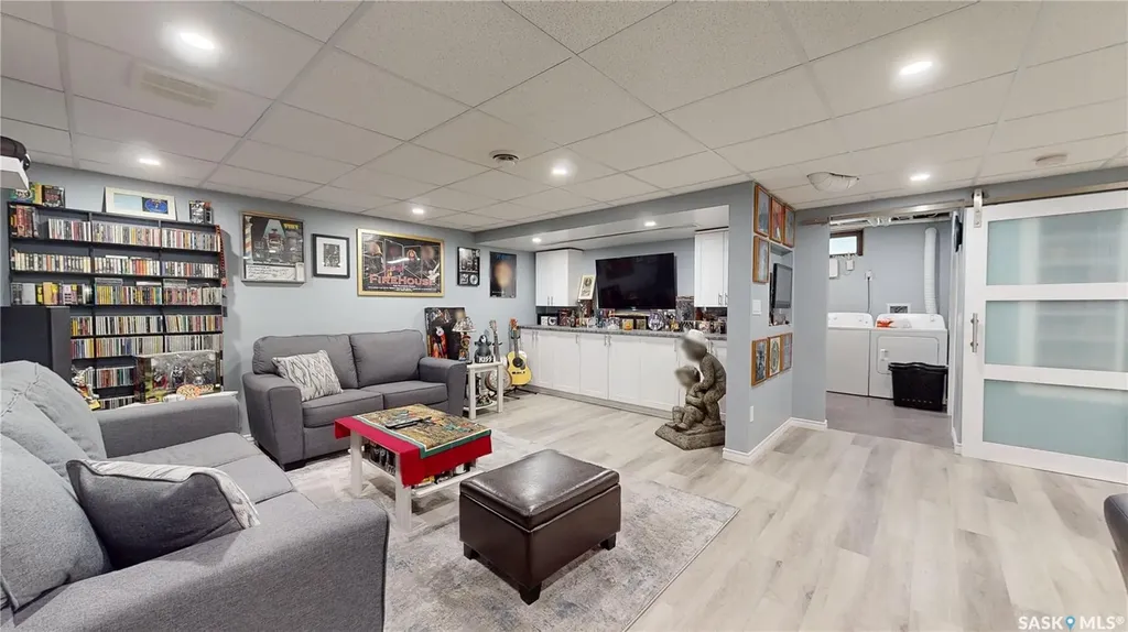 255 Litzenberger Crescent Regina SK S4R 7A2