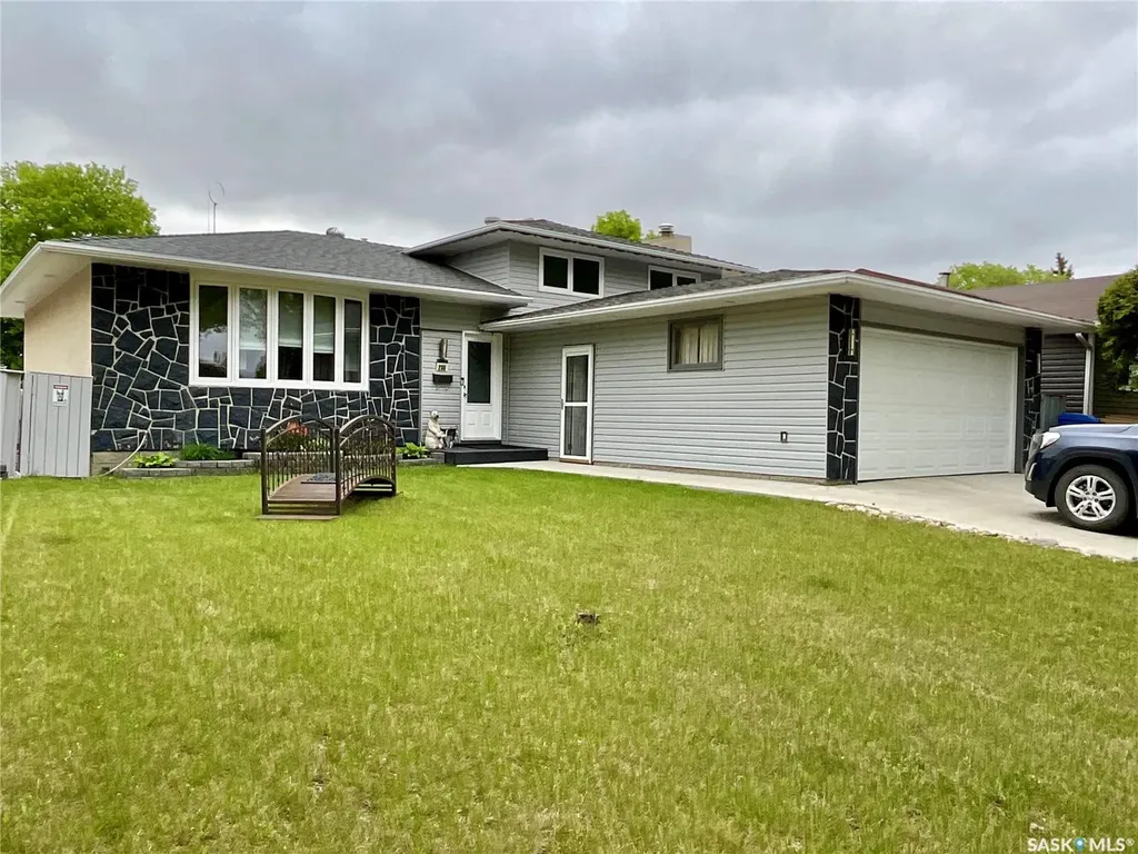 255 Litzenberger Crescent Regina SK S4R 7A2