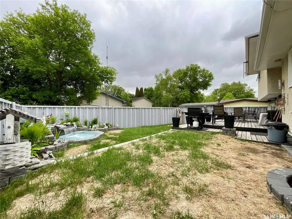 255 Litzenberger Crescent Regina SK S4R 7A2