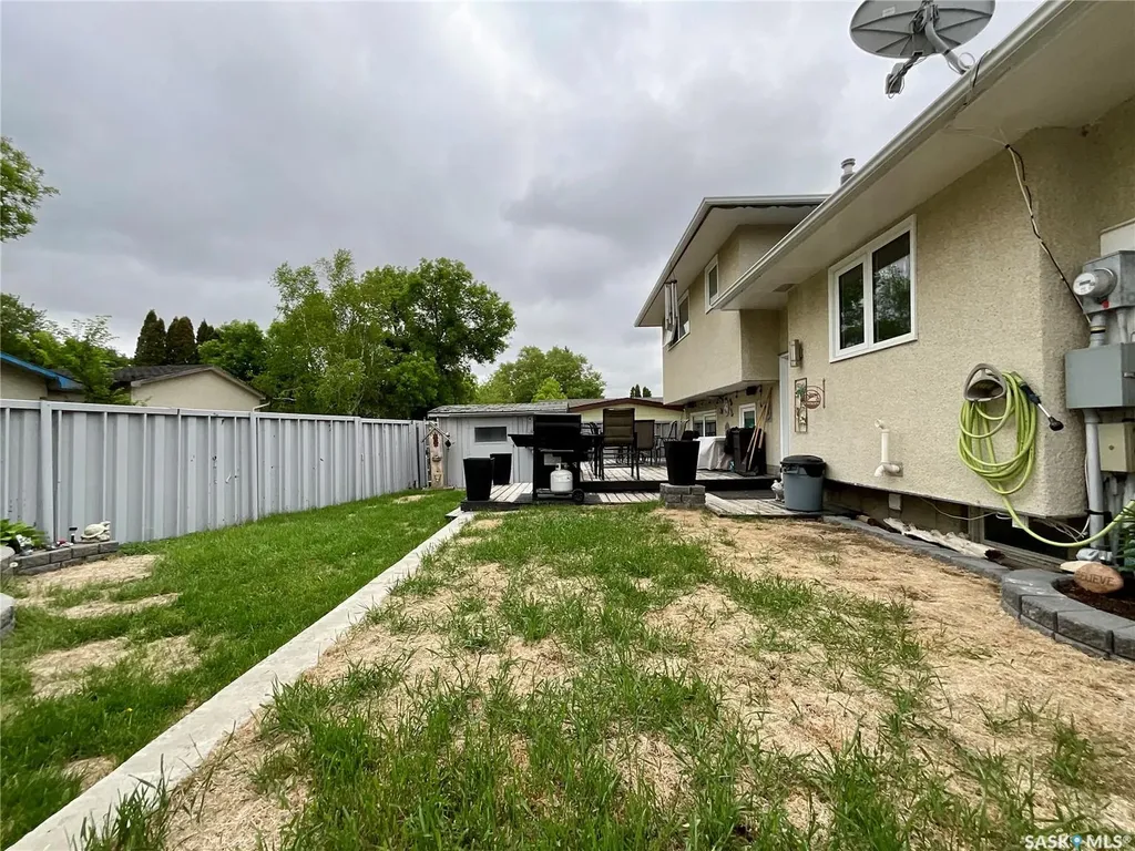 255 Litzenberger Crescent Regina SK S4R 7A2
