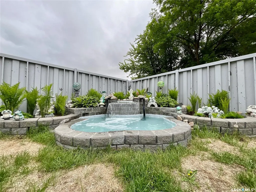 255 Litzenberger Crescent Regina SK S4R 7A2
