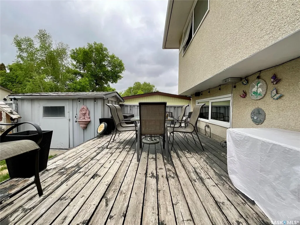 255 Litzenberger Crescent Regina SK S4R 7A2