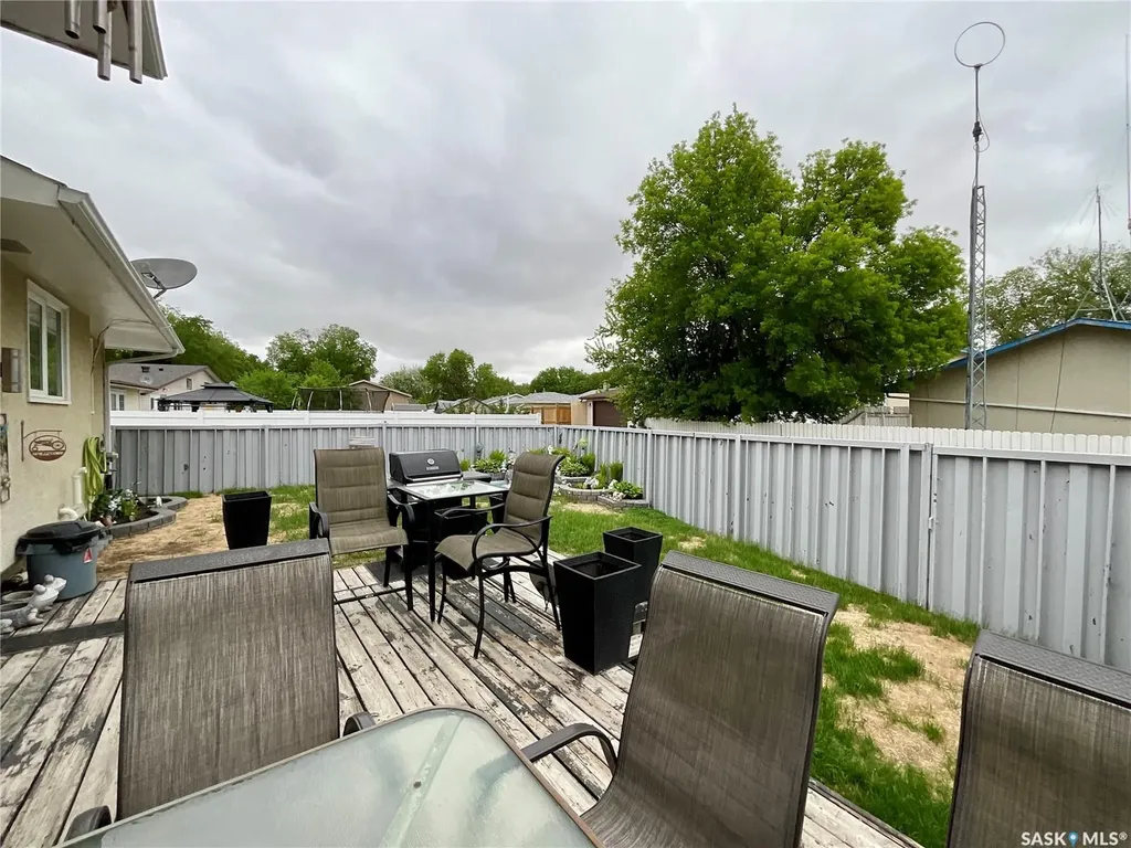 255 Litzenberger Crescent Regina SK S4R 7A2