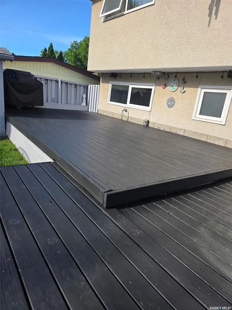 255 Litzenberger Crescent Regina SK S4R 7A2
