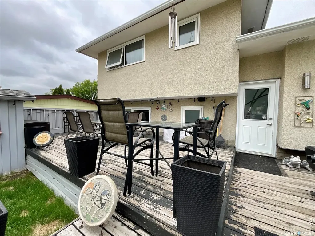 255 Litzenberger Crescent Regina SK S4R 7A2