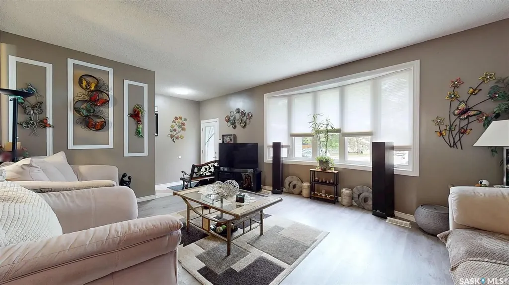 255 Litzenberger Crescent Regina SK S4R 7A2