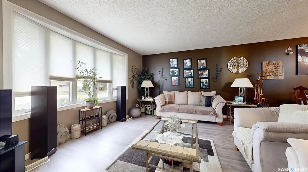 255 Litzenberger Crescent Regina SK S4R 7A2