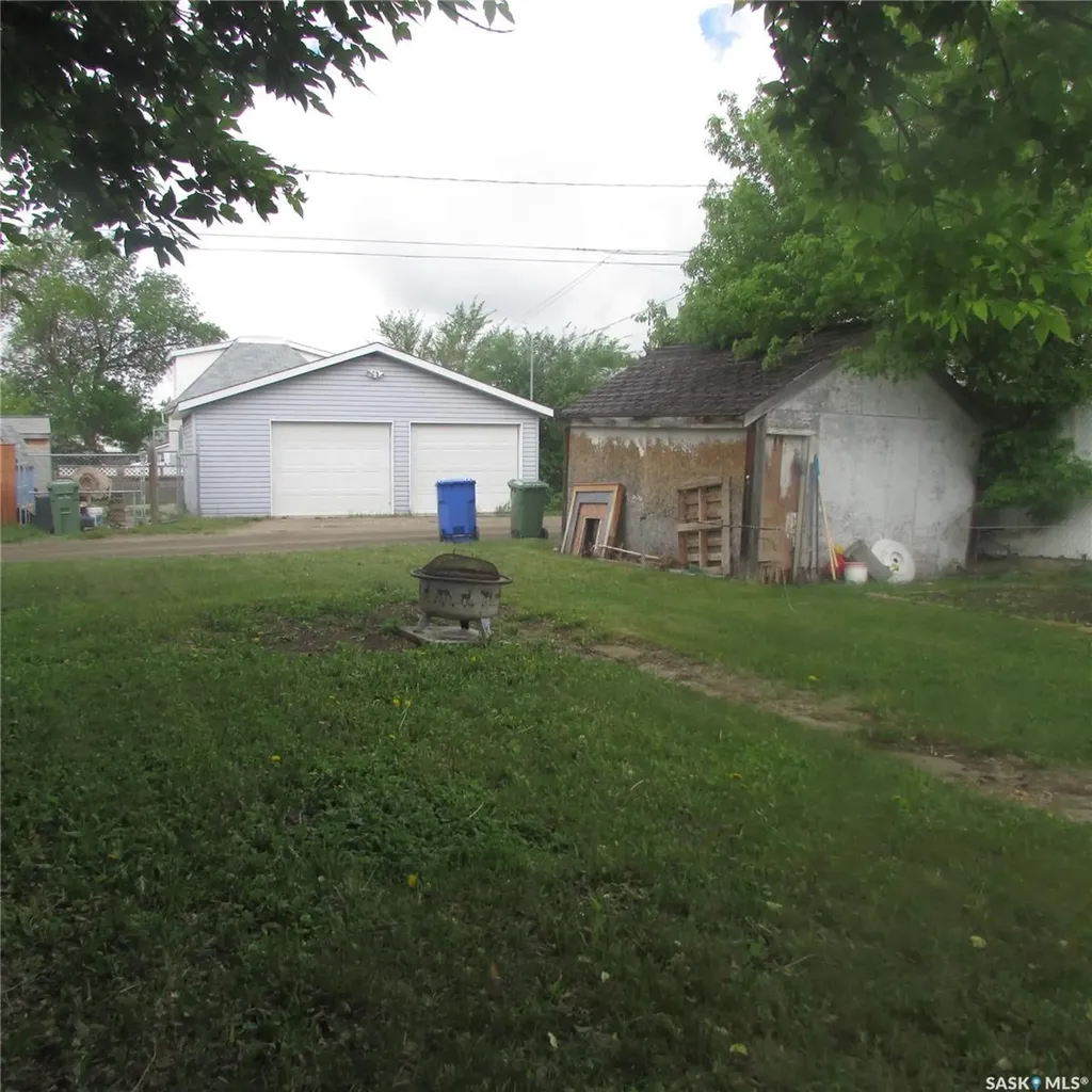 2058 Alexandra Street Regina SK S4T 4P5