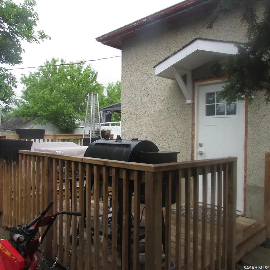 2058 Alexandra Street Regina SK S4T 4P5