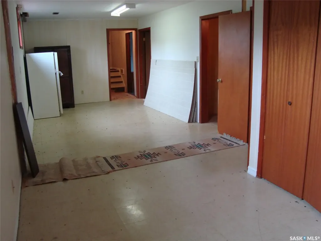 260 6th Avenue E Gravelbourg SK S0H 1X0
