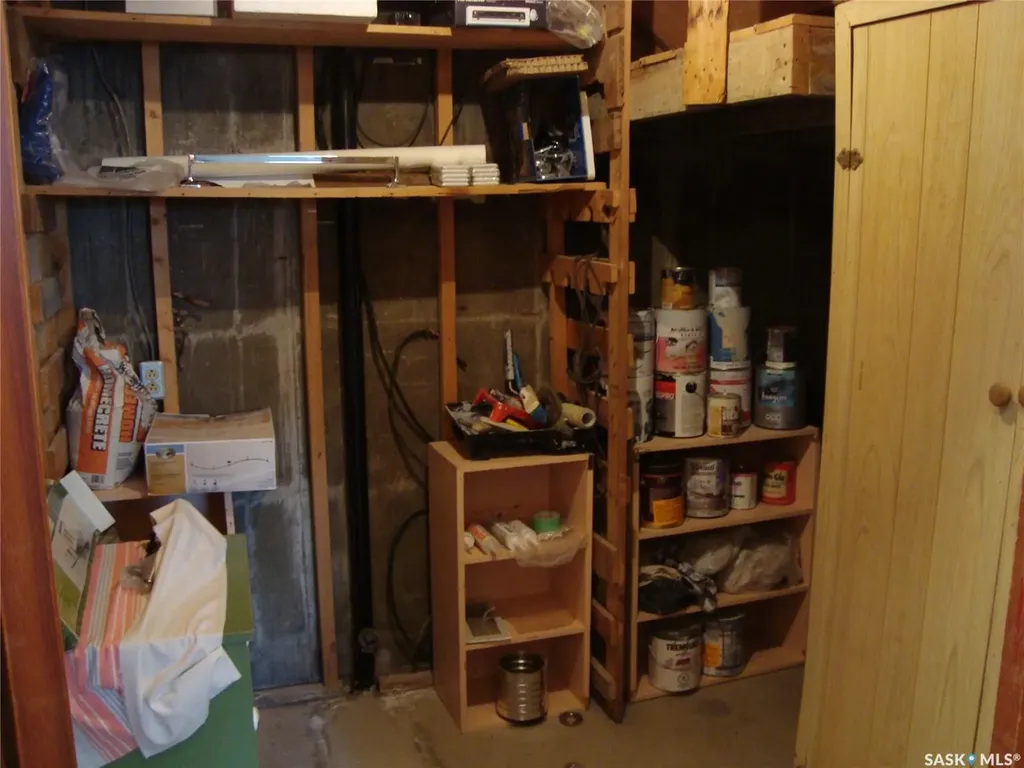 260 6th Avenue E Gravelbourg SK S0H 1X0