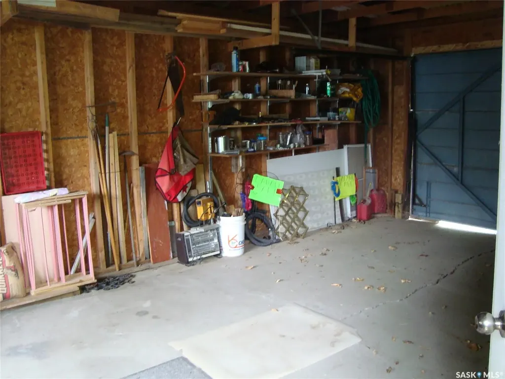 260 6th Avenue E Gravelbourg SK S0H 1X0