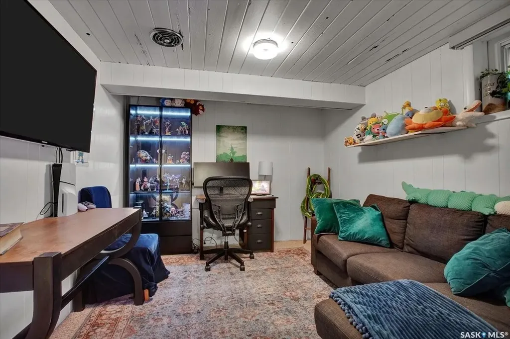 310 Willow Street E Saskatoon SK S7J 0C6