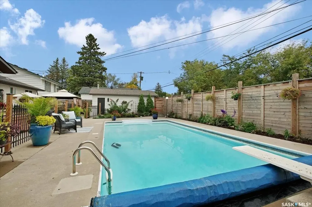 310 Willow Street E Saskatoon SK S7J 0C6
