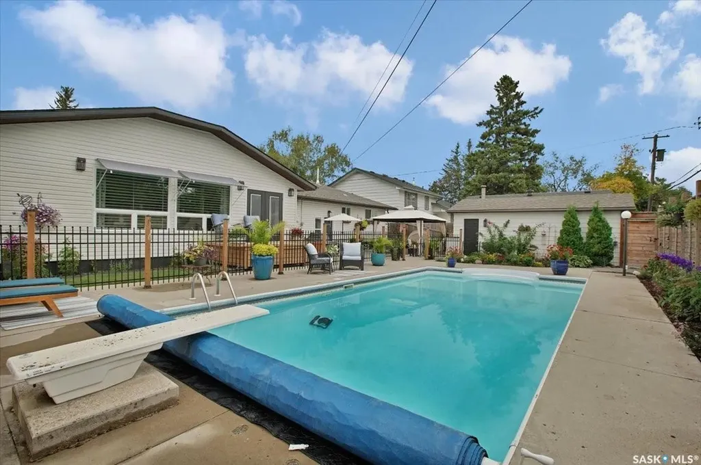 310 Willow Street E Saskatoon SK S7J 0C6