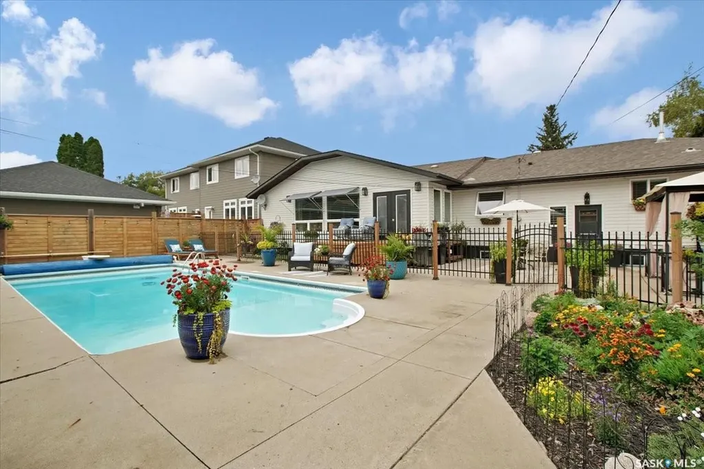 310 Willow Street E Saskatoon SK S7J 0C6