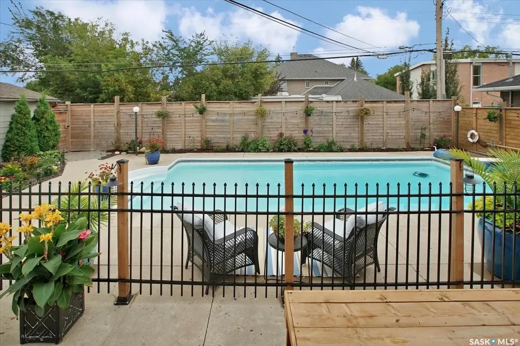 310 Willow Street E Saskatoon SK S7J 0C6