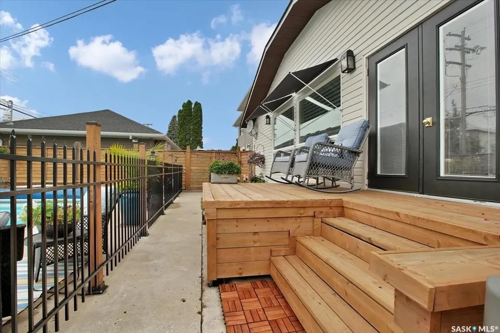 310 Willow Street E Saskatoon SK S7J 0C6