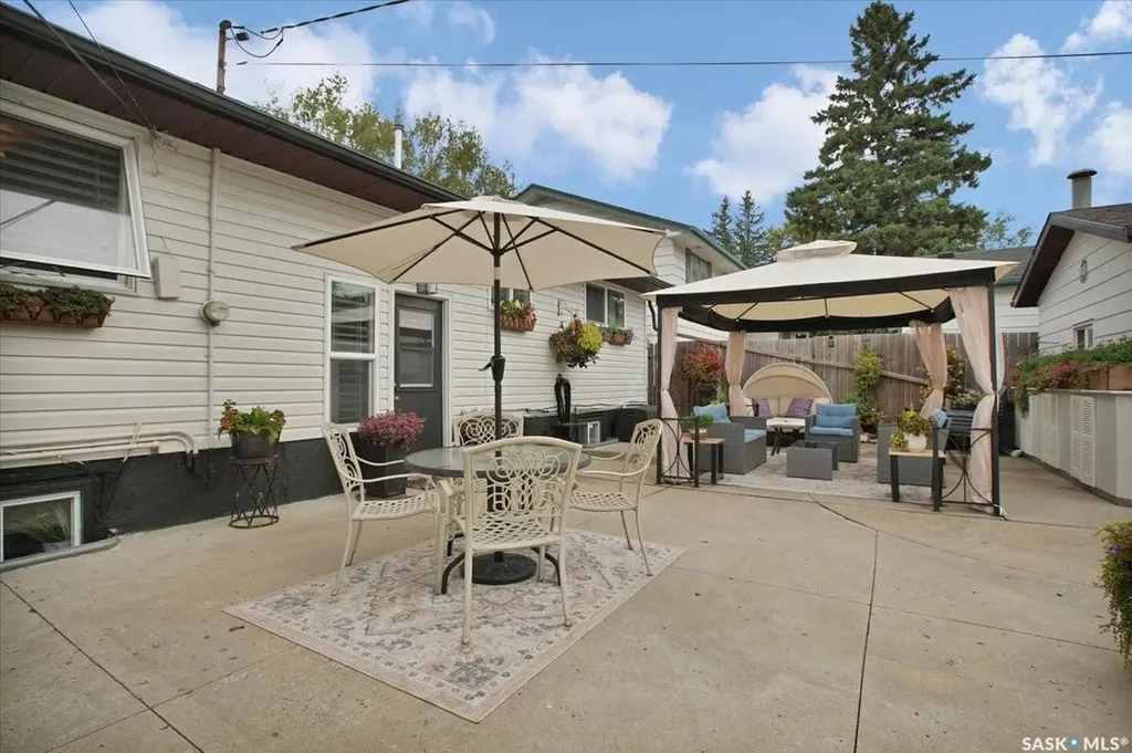 310 Willow Street E Saskatoon SK S7J 0C6