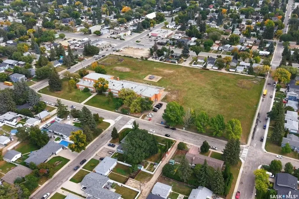 310 Willow Street E Saskatoon SK S7J 0C6