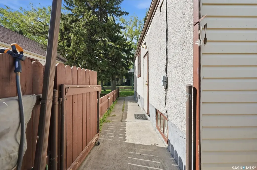 525 5th Street E Saskatoon SK S7H 1G2