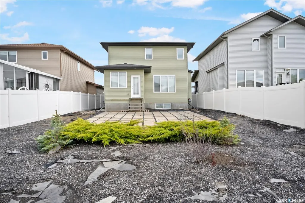 4334 Green Olive Way E Regina SK S4V 1P9