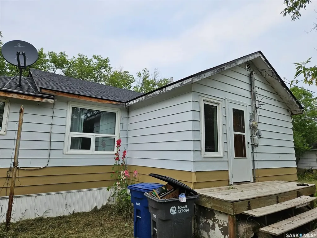 195 Morley Street Kisbey SK S0C 1L0