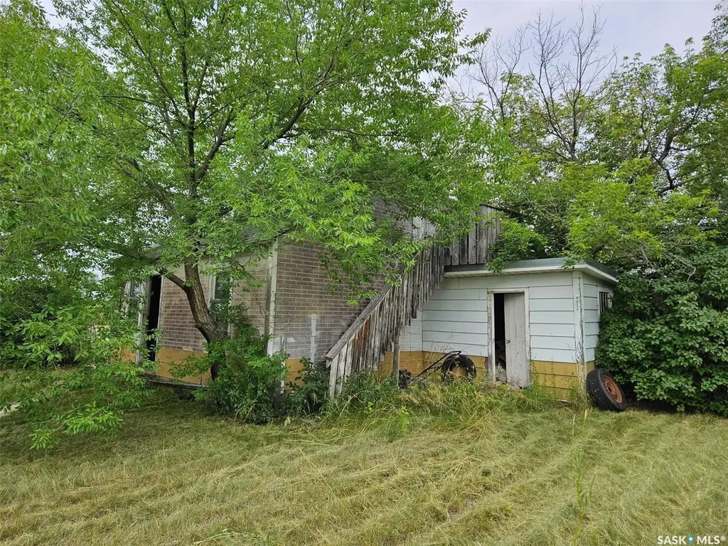 195 Morley Street Kisbey SK S0C 1L0