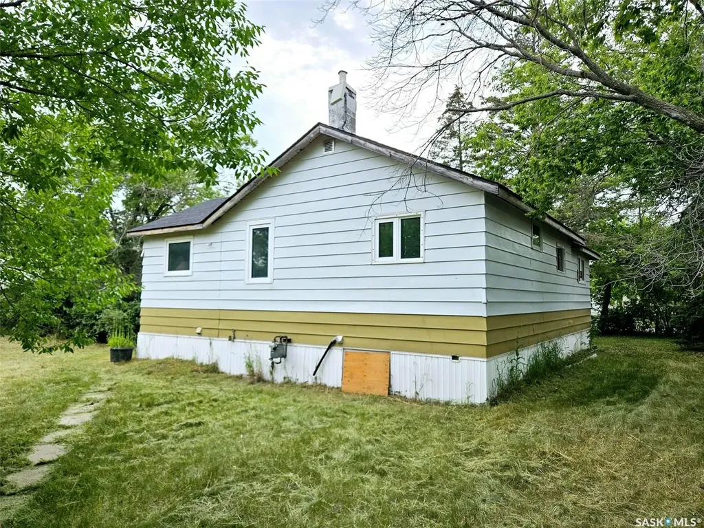 195 Morley Street Kisbey SK S0C 1L0
