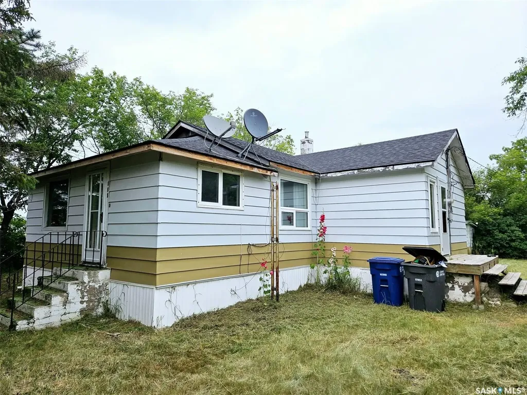 195 Morley Street Kisbey SK S0C 1L0