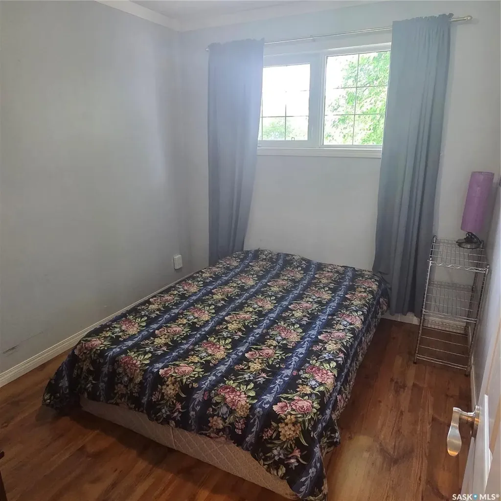 1107 Lillooet Street W Moose Jaw SK S6H 5A2